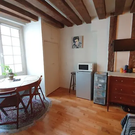 Appartamento Hostnfly - Charming Studio In The Heart Of Saint-germain