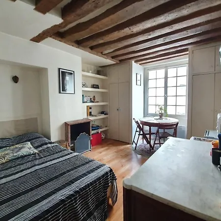 Appartamento Hostnfly - Charming Studio In The Heart Of Saint-germain *